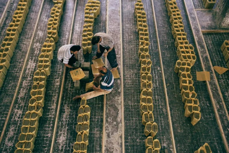 Three Pennies Could Move Your Life Across America — The Postal Service That Connected a Nation Before the Internet Existed